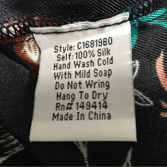 Johnny‎ Was XL Becca V-Neck Navy Floral Embroidered Trim Silk C1681980 Wrinkled - Picture 8 of 11